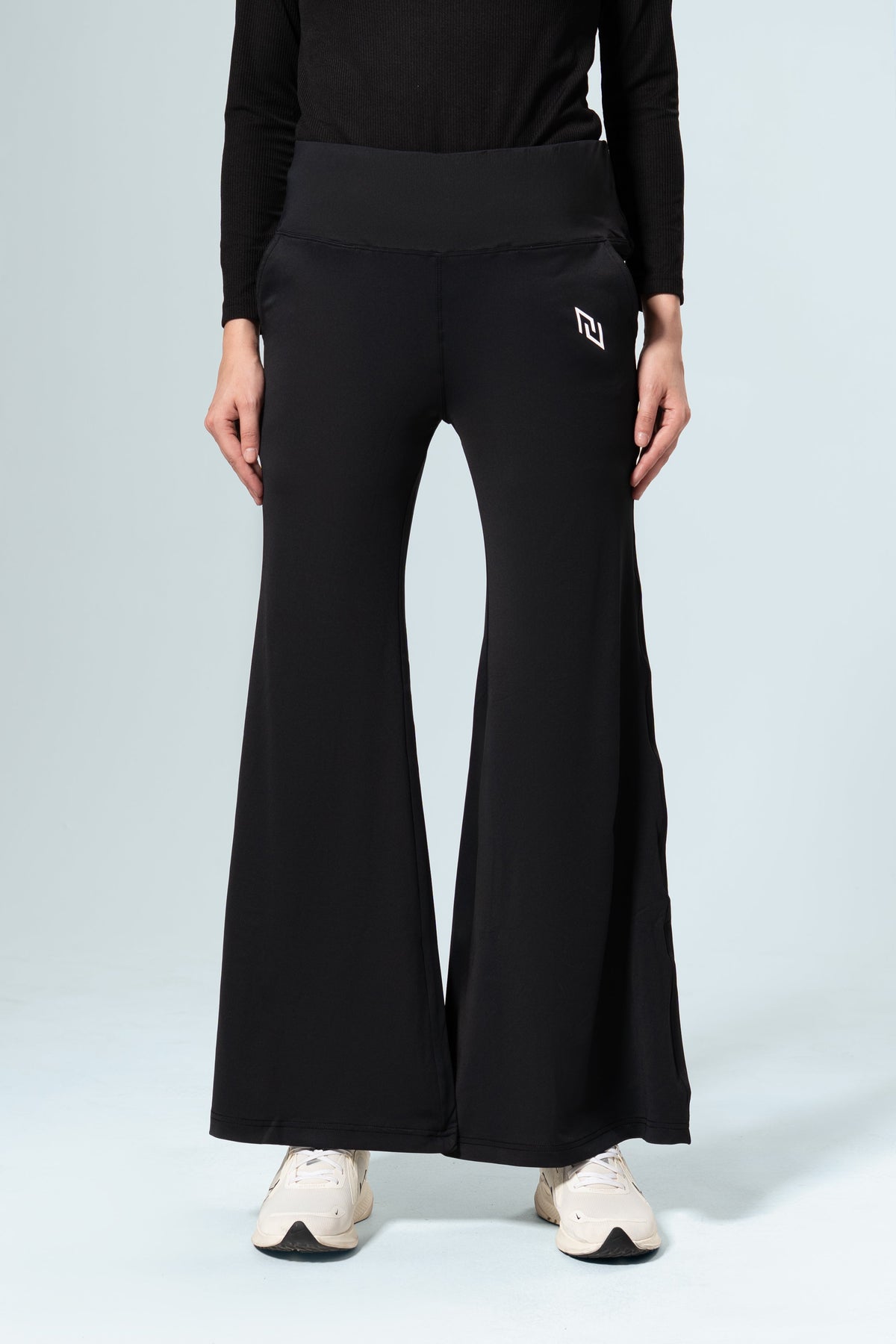 Essential Flared Modest Leggings — Black
