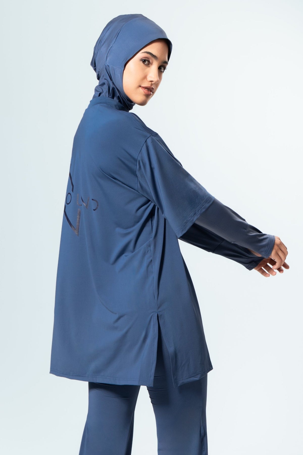 Essential Modest Workout Top — Blueberry
